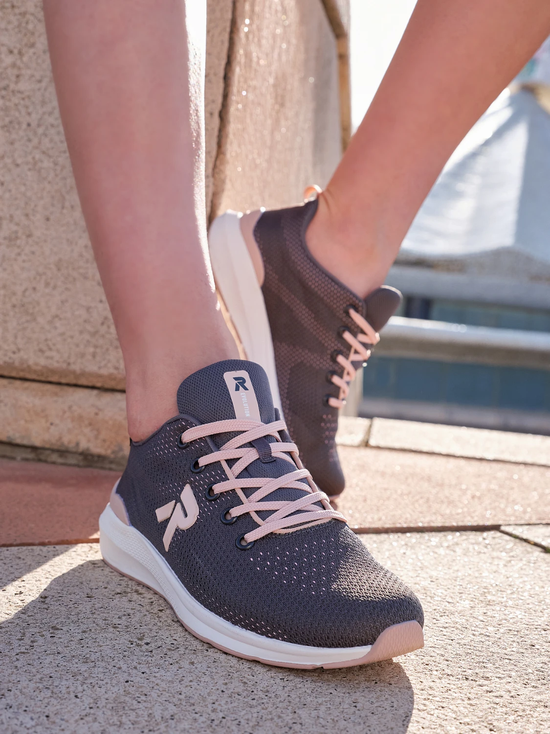 R-Evolution 3 R-Evolution